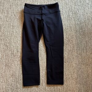 Lululemon navy capri length leggings, size 4